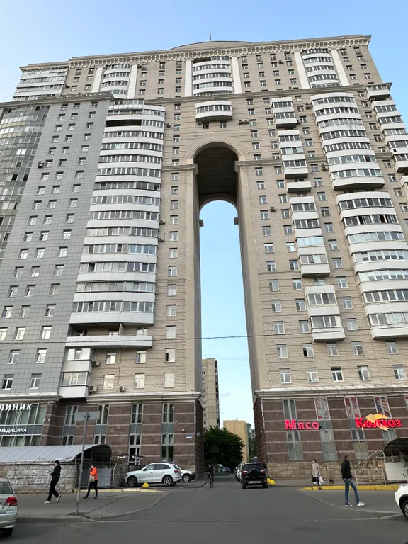 Просторная квартира возле метро