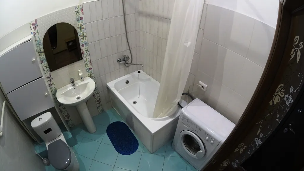 Двухкомнатная студия с хорошим ремонтом, рядом с жд вокзалом