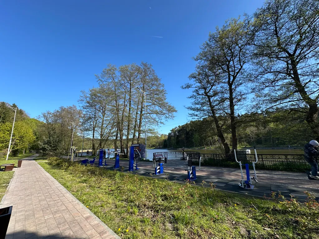 Студия у озера