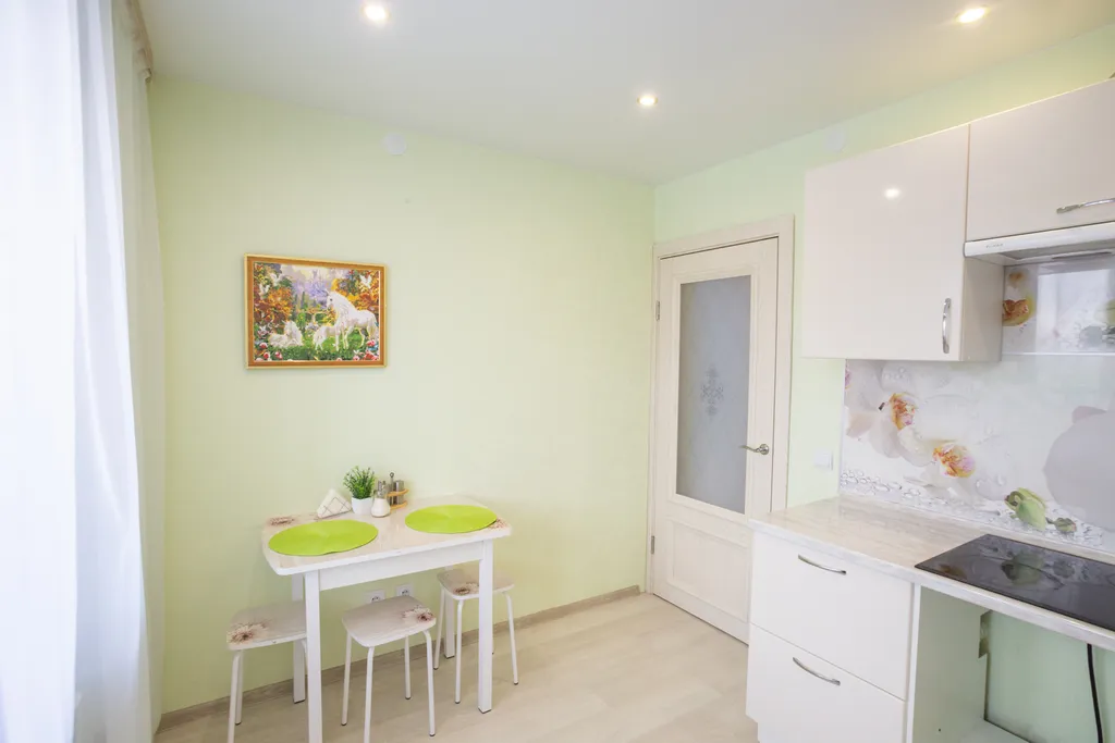 Уютная и чистая квартира рядом с ТЦ РИО, 2 кровати.