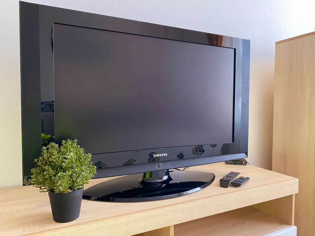 Чистая, уютная квартира рядом с заездом в город с детской площадкой