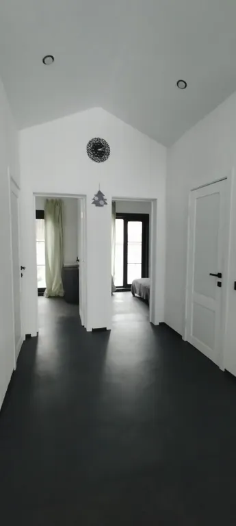 Уютный дом на две семьи в коттеджном поселке