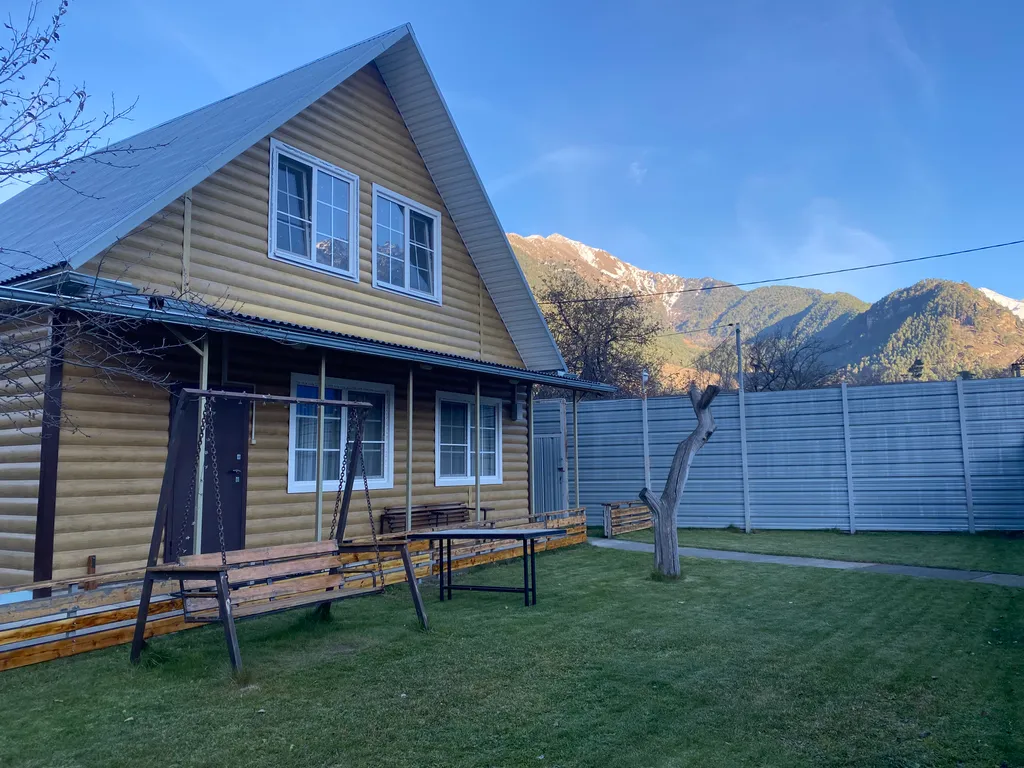 Шале у реки