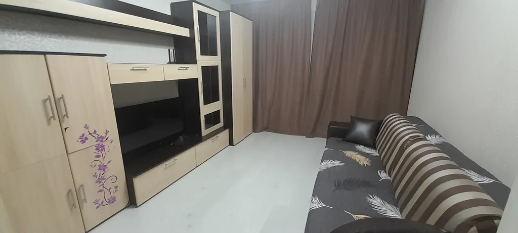 Современная двухкомнатная квартира с панорамным балконом