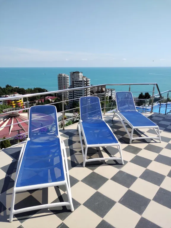 Большой пентхаус с бассейном