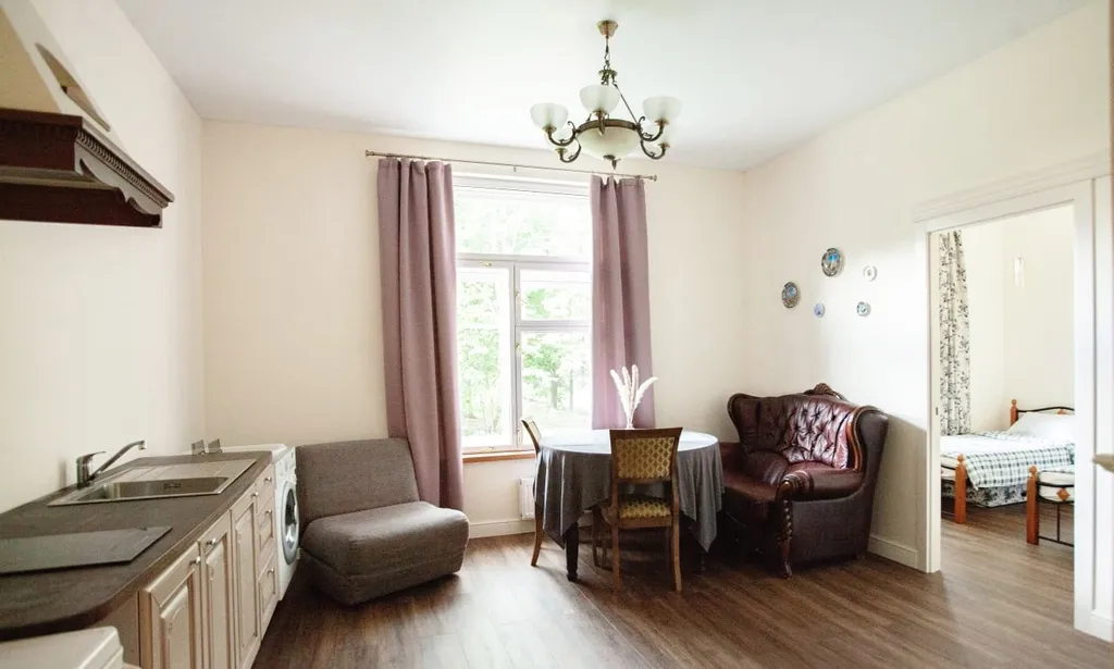 Флигель у водопада