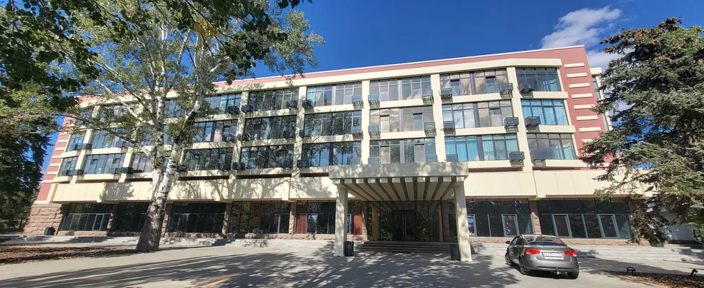 Апартаменты в самом центре рядом с вокзалом с охраняемой парковкой