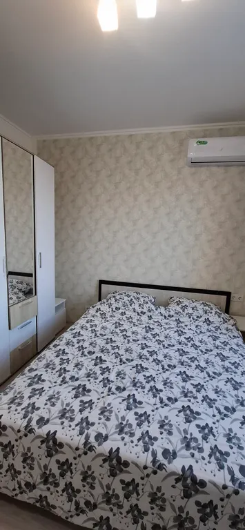 Квартира с большой кухней гостинной, вид из окна на Москву