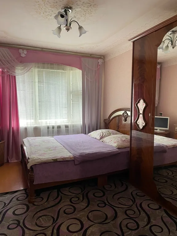 Двухкомнатная квартира с большой кухней