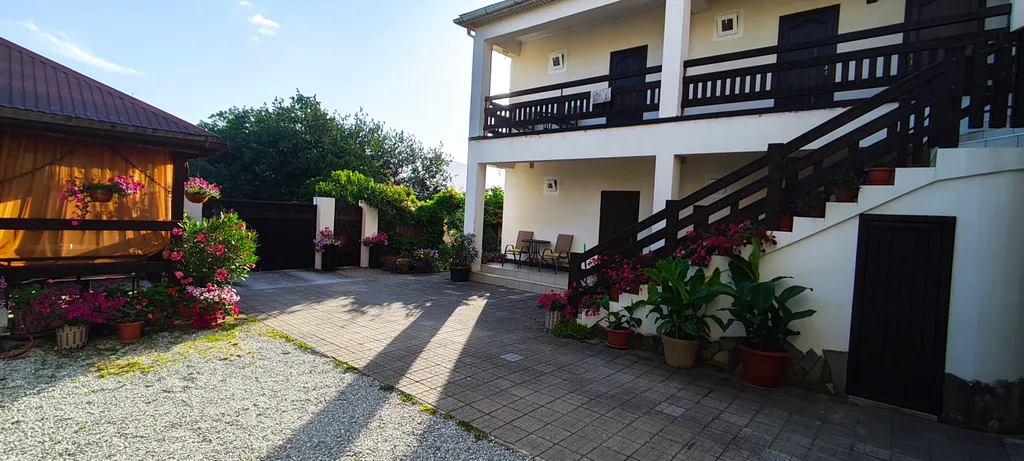 Квартира Квартира Большой и солнечный номер на втором этаже со своей кухней — Геленджик