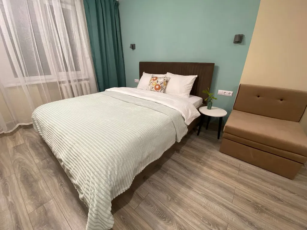 Tеплaя уютнaя студия cети посуточных кваpтир «Эль Aпаpт»