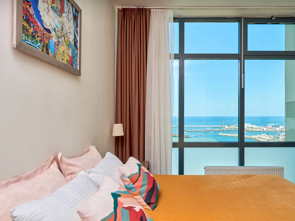 Брэвис Делюкс ЛаМар (3-х комнатные апартаменты) с панорамным видом на