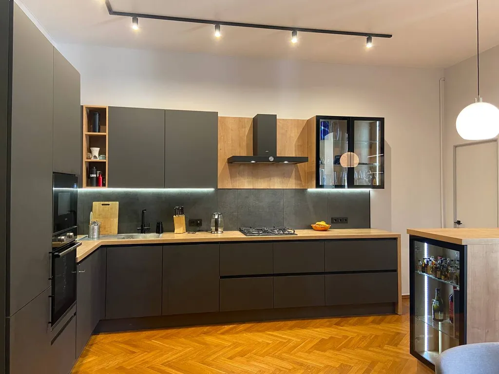 Квартира Четырехкомнатная квартира на бульваре в центре — Санкт-Петербург