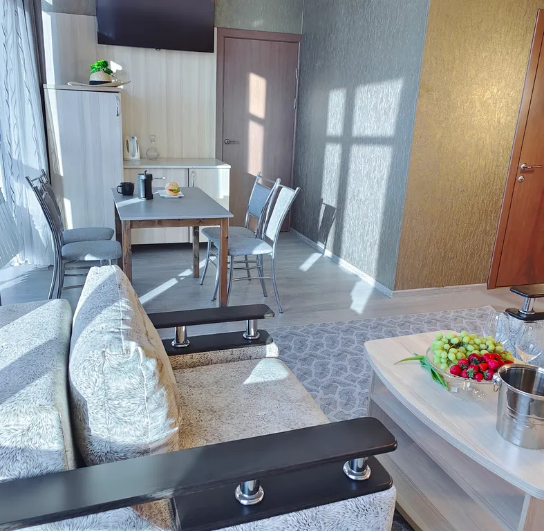 Квартира 4х комнатные 8ми местные с видом на территорию — Витязево