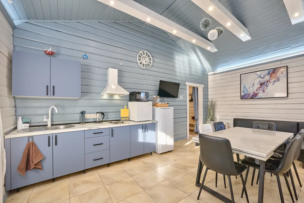 Дом 100m2 — чан, кухня, терраса с видом на озеро