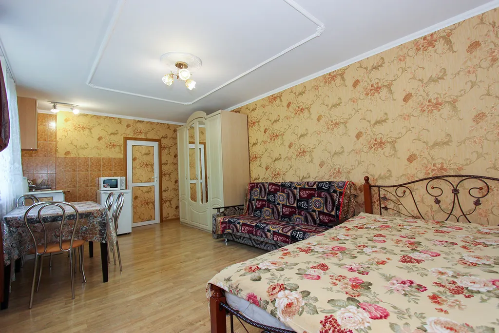 Уютный дом 2 этажа в центре Феодосии