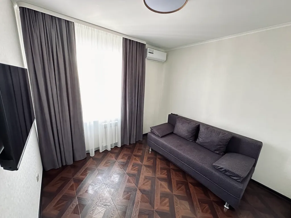 Новая квартира в центре с видом на Китай