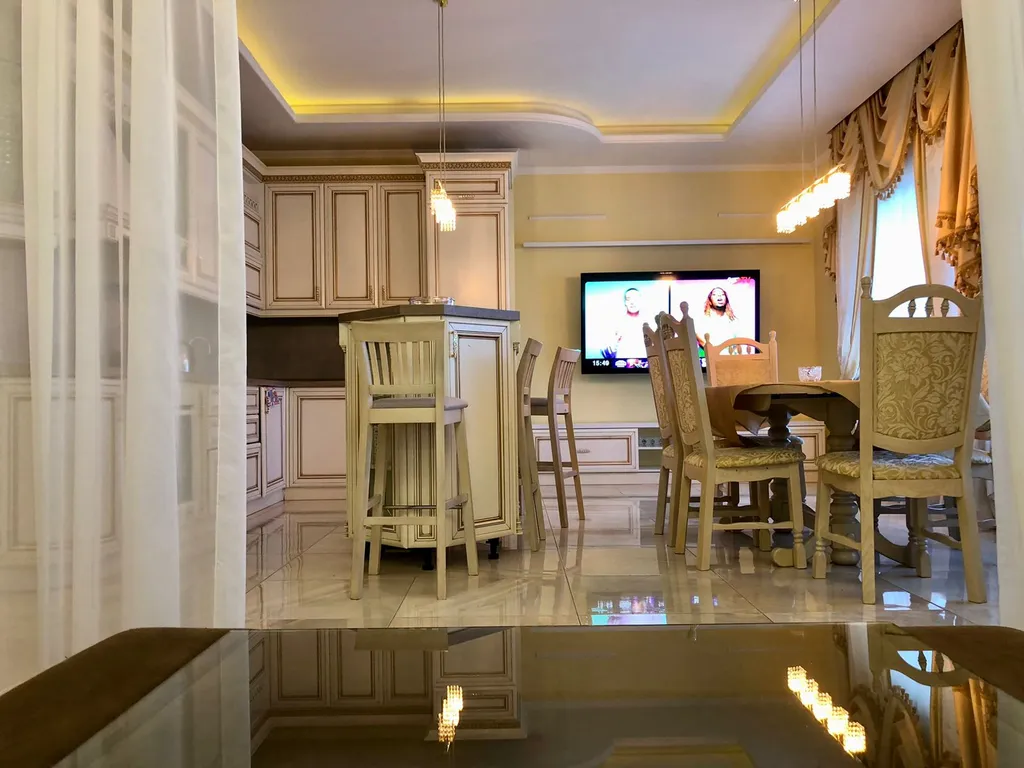 Апартаменты в центре с видом на Севастопольскую бухту