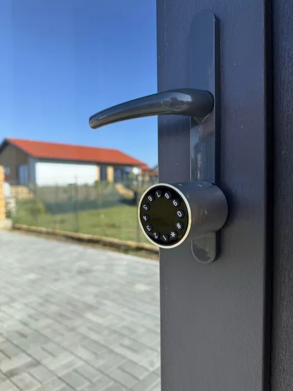 Дом с бассейном в Винной деревне Тамань