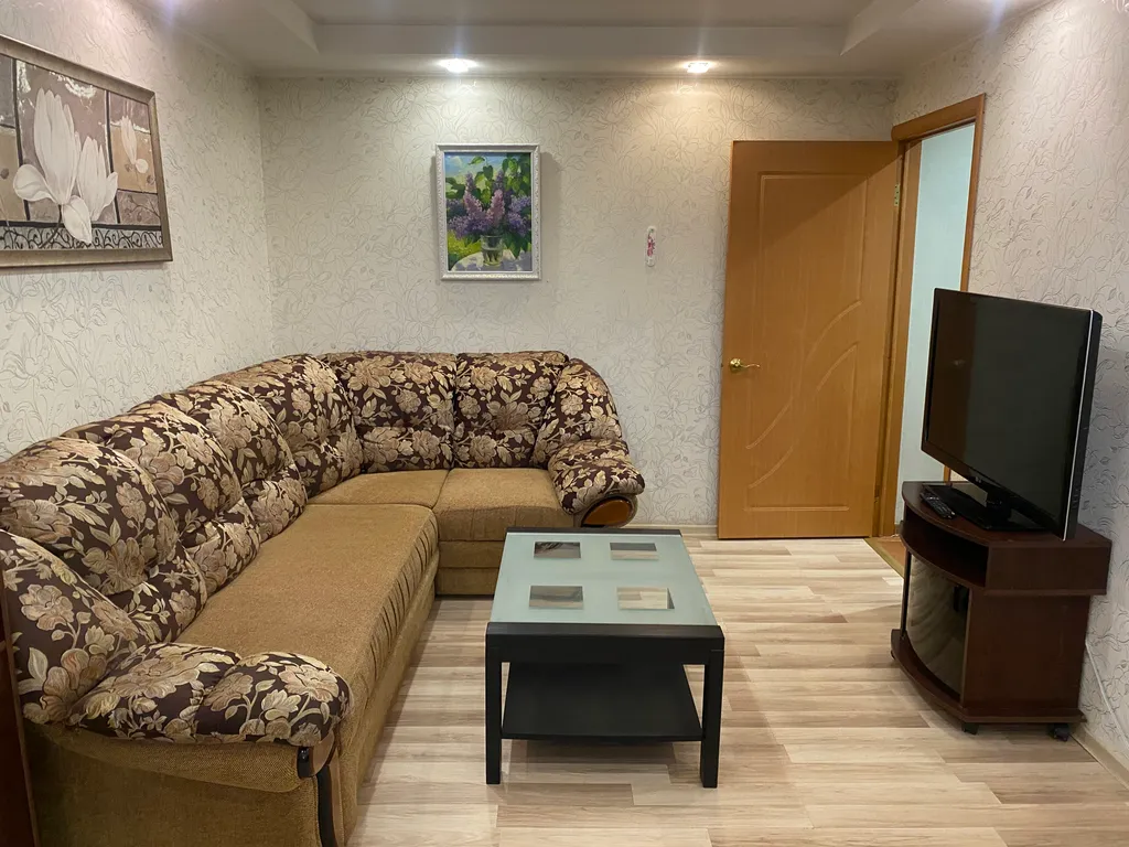 Квартира 3-комнатная квартира — Гатчина