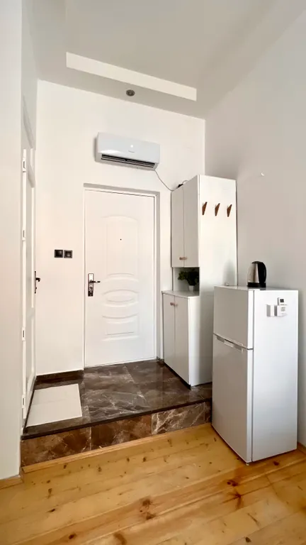 Quiet and tidy old city flat