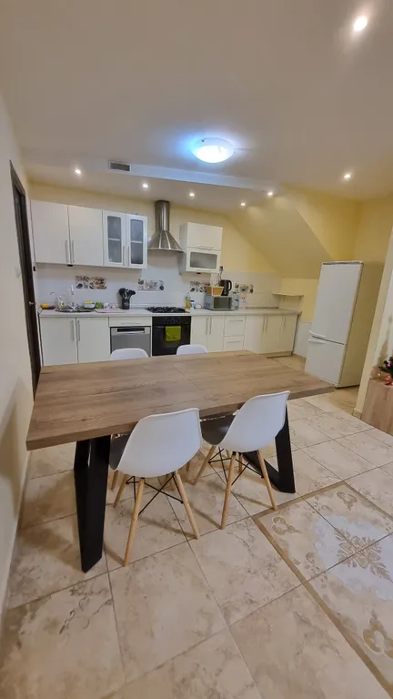 Домик рядом с центром города