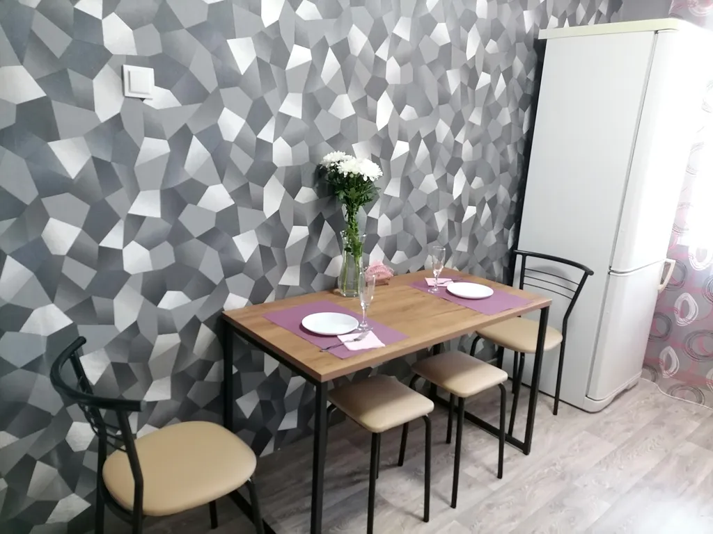 Чистая двухкомнатная квартира на Каштаке