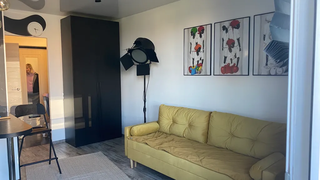 Современная студия на Авиаторов