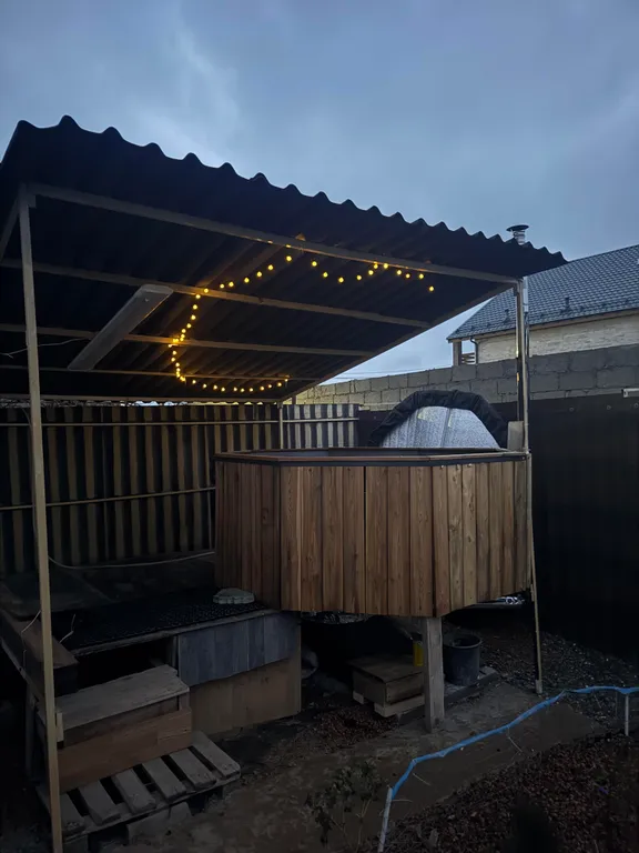 Дом с банный чаном и бассейном на берегу