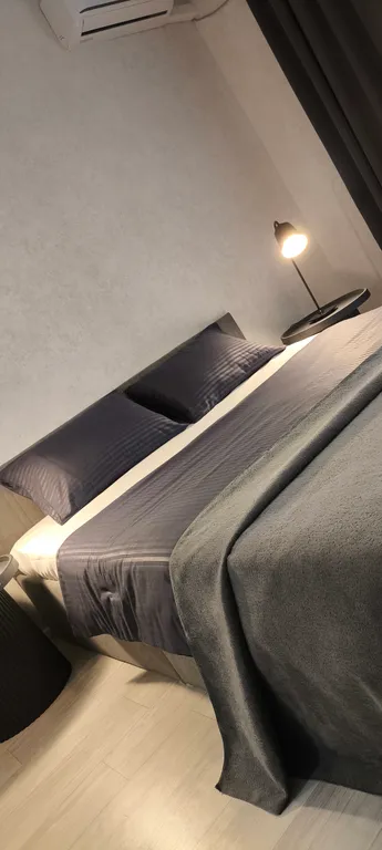 Уютная квартира-студия в новом доме с новой мебелью