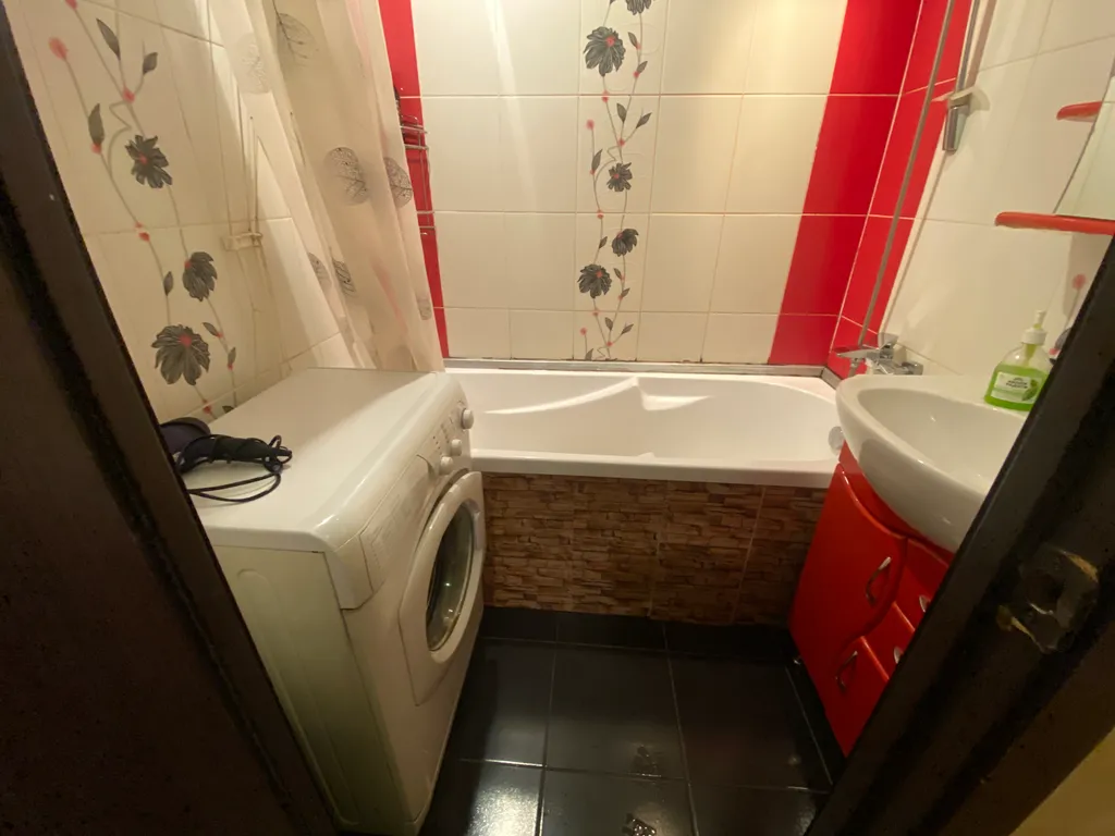 2-х комнатная квартира с балконом в Октябрьском районе. Отчётные док.