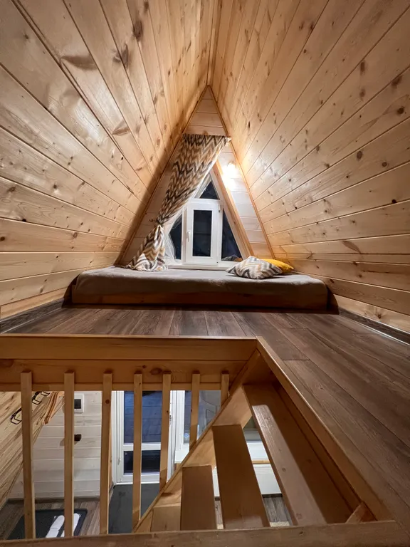 Коттедж Ёлки  Уютный домик шалаш в лесу — Архыз