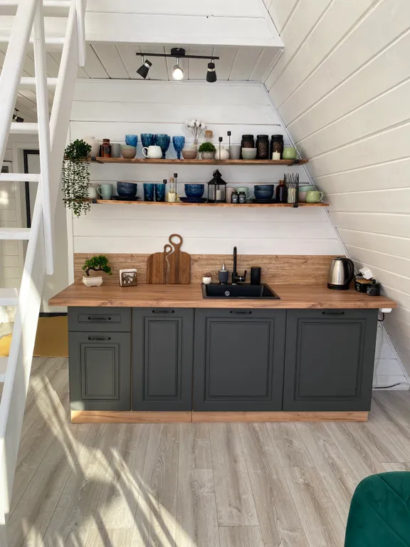 Уютный скандинавский домик у леса