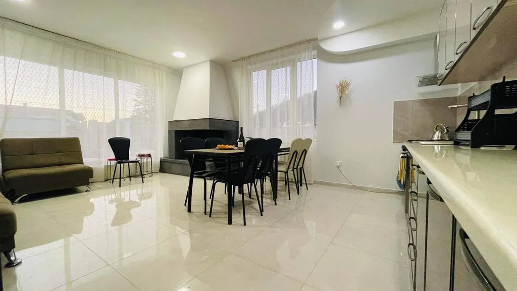 6-комнатный Дом