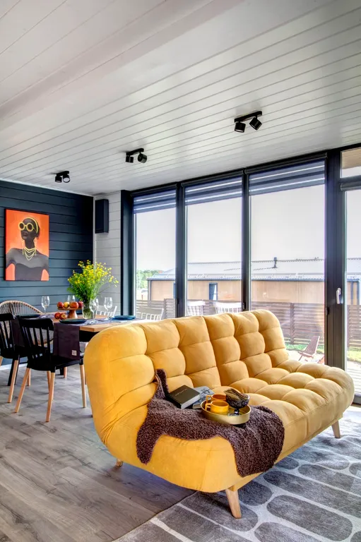 Дoм с видом на лec