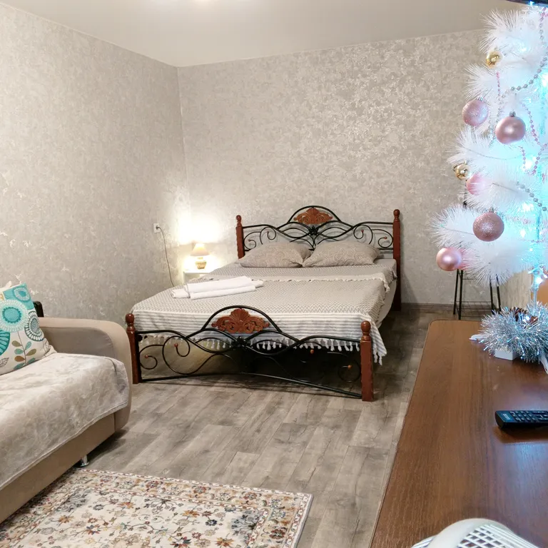 Уютная чистая квартира недалеко от Спасо-Яковлевского монастыря — аренда посуточно в Ростов Великий