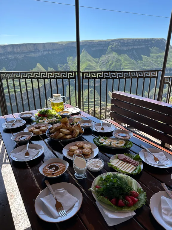 Дом с видом на водопад