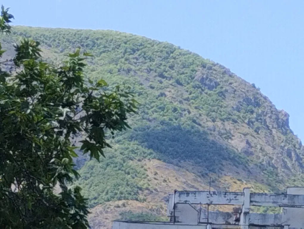 Уютная двухкомнатная квартира, 10 минут до моря пешком