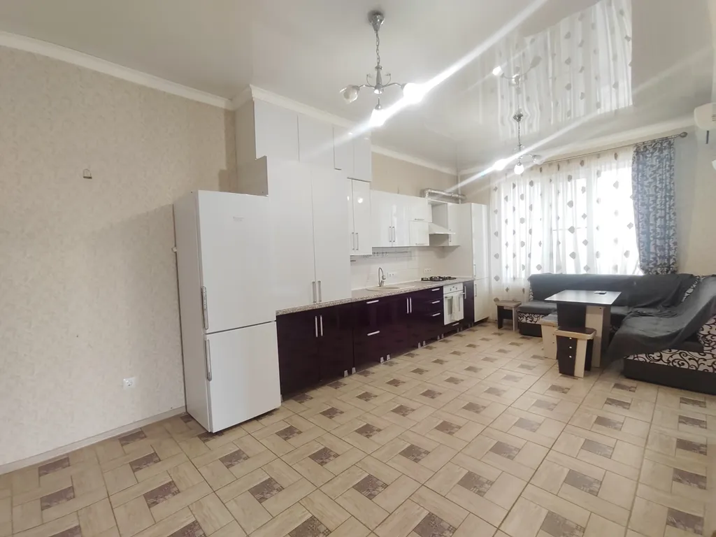 Квартира Жильё у моря. 2-комнатная квартира в центре — Геленджик