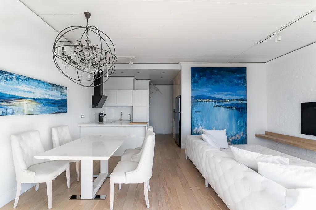 Семейная квартира на первой линии на главной набережной города