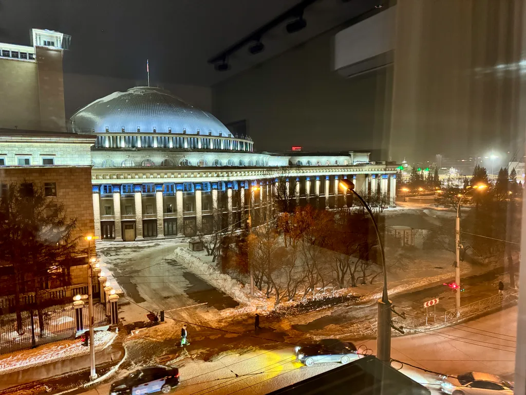 Квартира Трёхкомнатные апартаменты с видом на оперный театр — аренда посуточно в Новосибирск