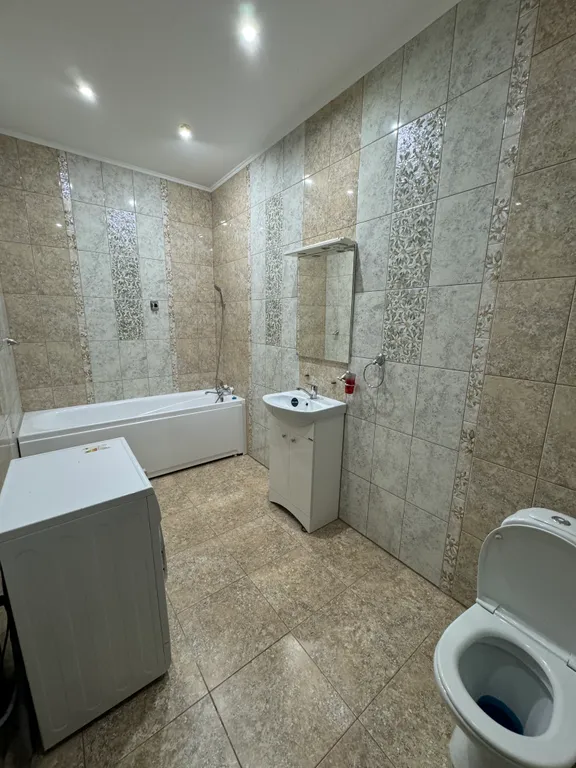 Трехкомнатная просторная квартира в центре возле ТЦ Infinity Mall