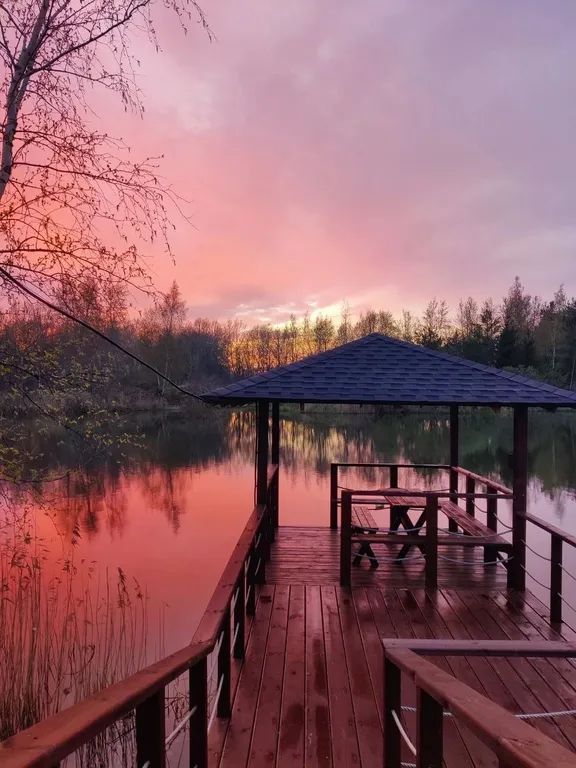 Дом на берегу озера