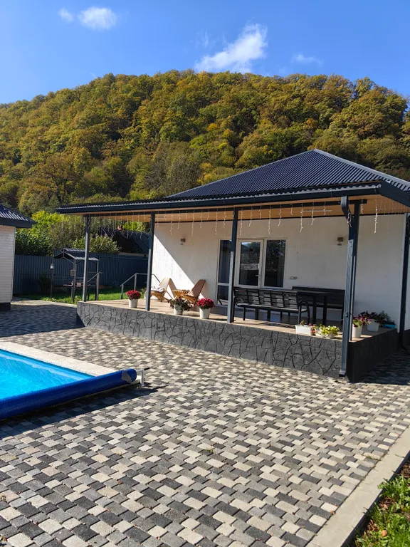 Коттедж уютный дом с подогреваемым бассейном