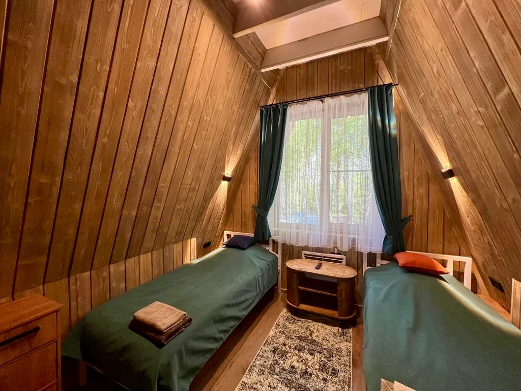 Уютный дом в лесном массиве недалеко от реки