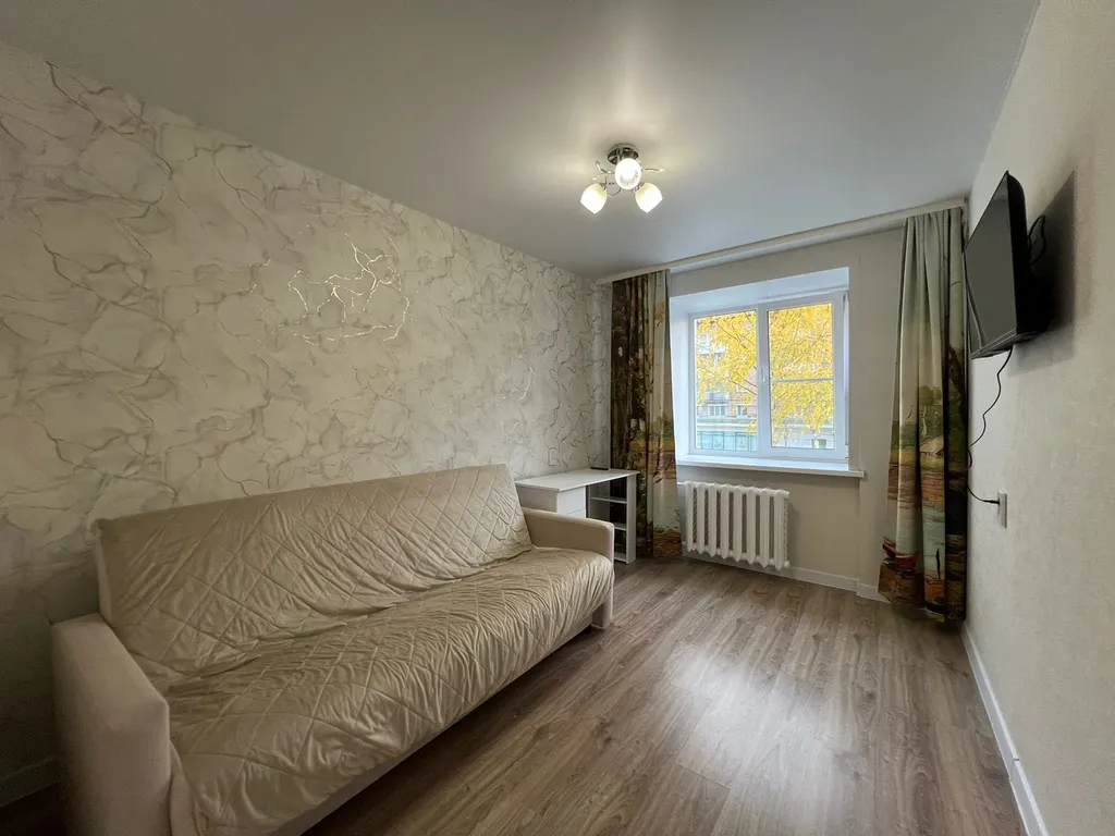 2-х комнатная квартира, ремонт новый, ЖД вокзал рядом