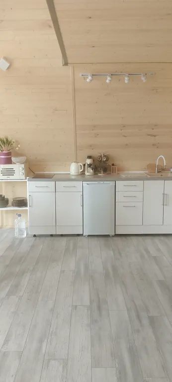 Стильный A-frame с баней/сауной и сибирским чаном на дровах.