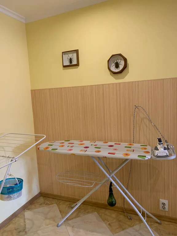 Двухместная комната с видом на горы и сквер