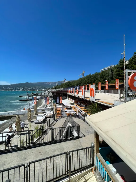 Однушка с террасой на парк возле моря в Скай плаза