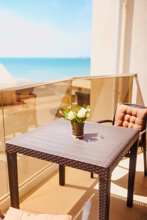 Стильные апартаменты с видом на море